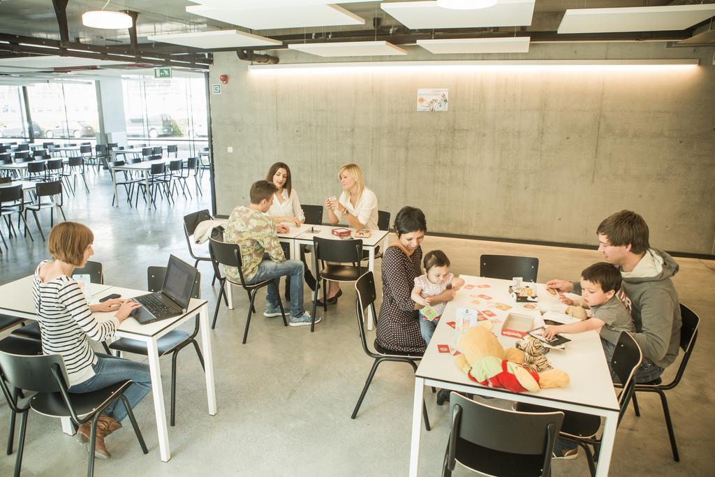 Hostel H Hasselt Bagian luar foto